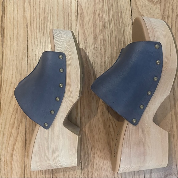 Kork-Ease wedges size 10M - Picture 3 of 5